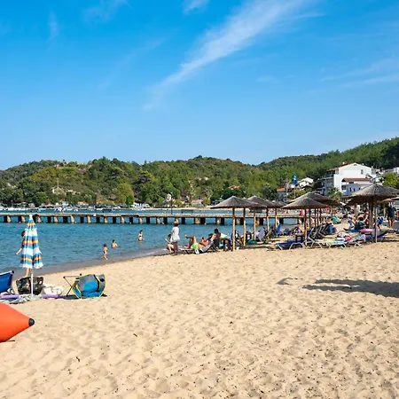 Willa Aristi Tessera *