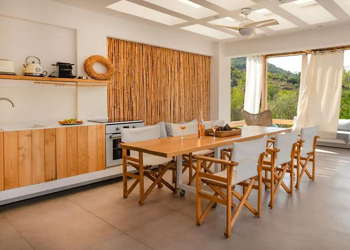 Villa Aristi Tessera